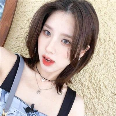 年轻女孩爱过来
